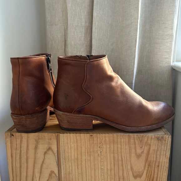 Frye Carson Piping Caramel Brown Bootie - Picture 4 of 7